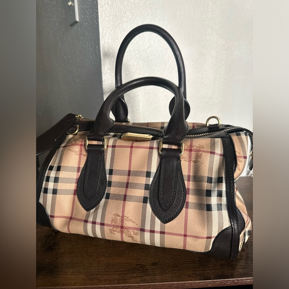 Burberry original handbag lightly used leather